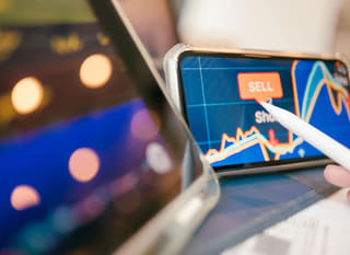 นักเทรดที่ทำการวิเคราะห์ตลาดหลายประเภท ได้แก่ Bitcoin Ethereum และตัวเลือก forex